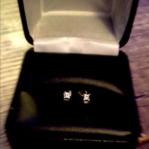 White gold princess cut diamond earrings